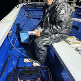 釣果情報・11月18日(月)沼津沖深夜マルイカ・ディープアジング